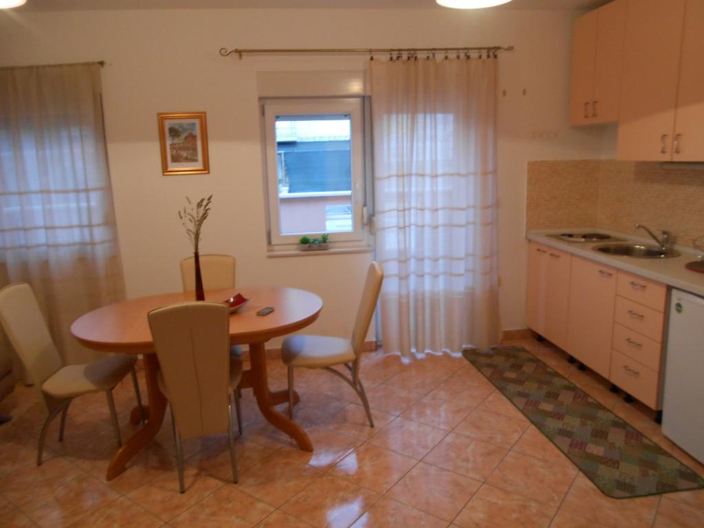 Apartments Luvi Trogir Zimmer foto